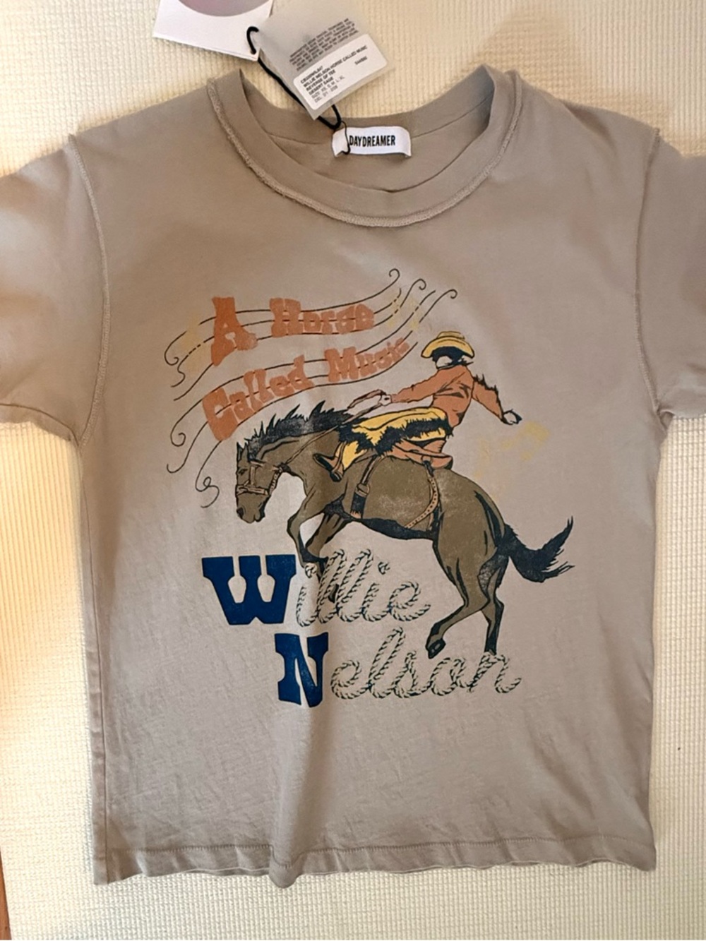 Daydreamer Willie Nelson Horse Called Music Reverse Girlfriend Tee NWT - Picture 4 of 16